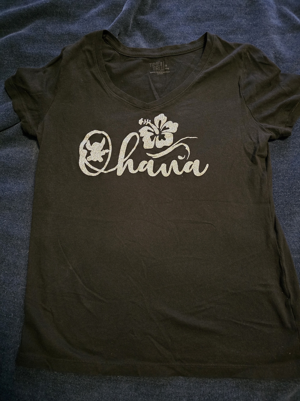 Disney Stitch Ohana Glitter Graphic V-Neck Time and Tru Tee Size S (4-6)